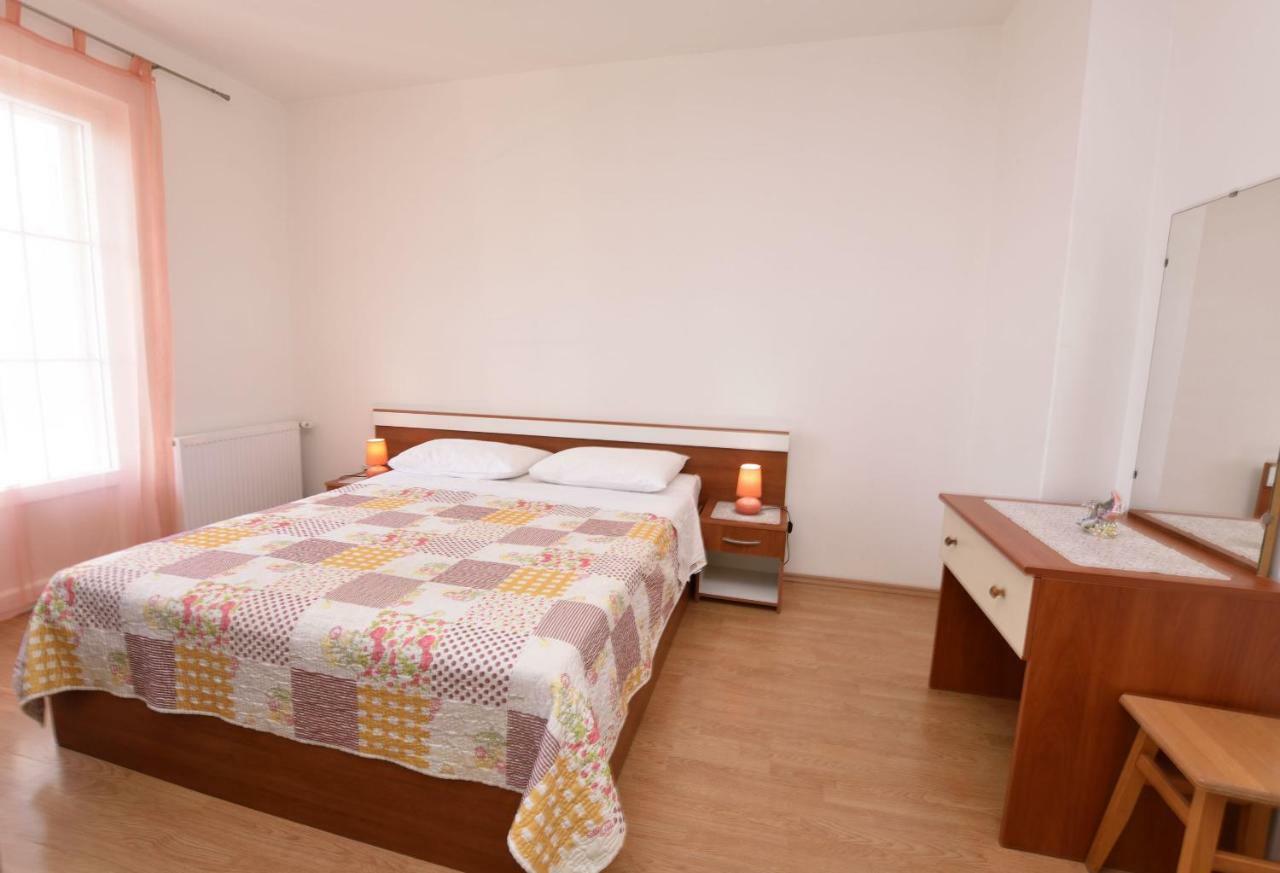 Apartments Brico Primošten Extérieur photo